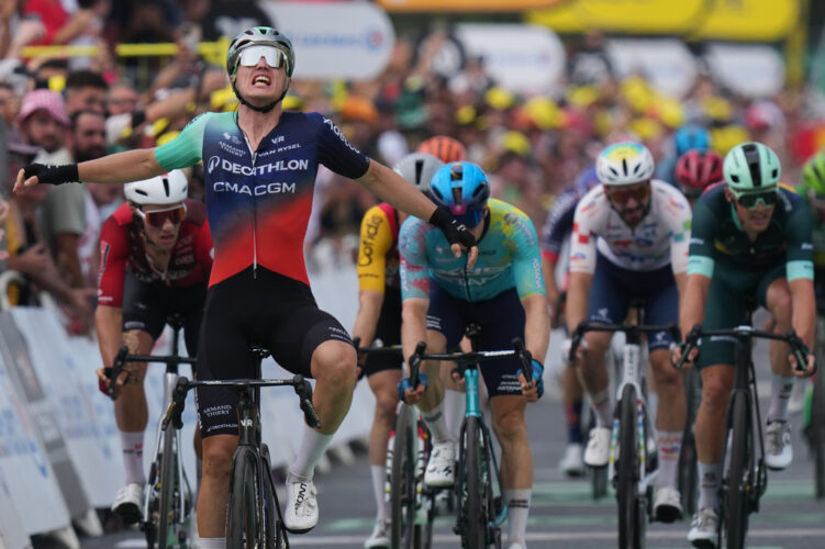 Dutch rider Kooij wins stage 5 of the Tour while Traeen keeps leader's yellow jersey